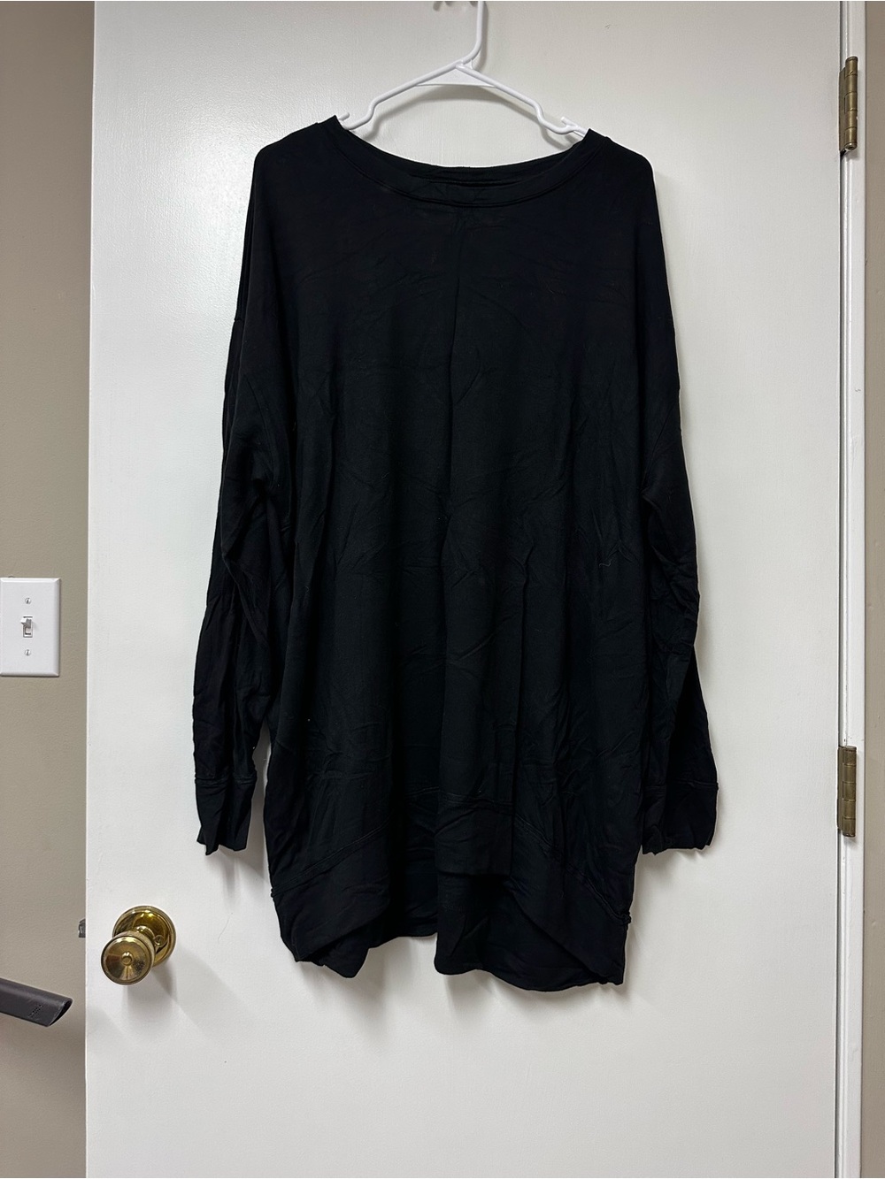 Mono B Black Long-Sleeve Tunic Top